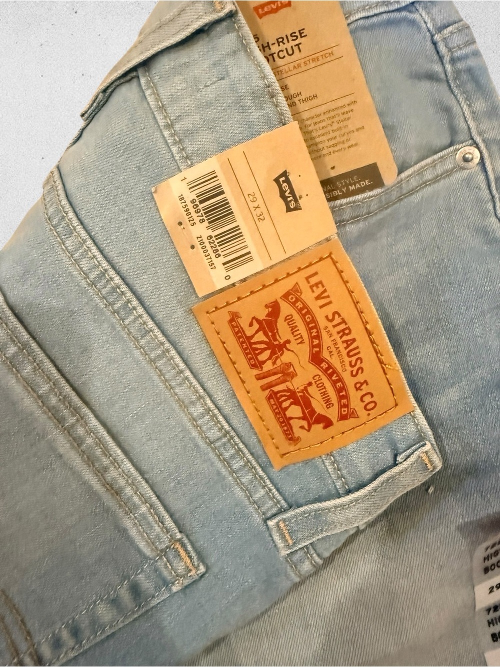 Levi's 725 High-Rise Bootcut Jeans - Light Blue Wash - Picture 9 of 11